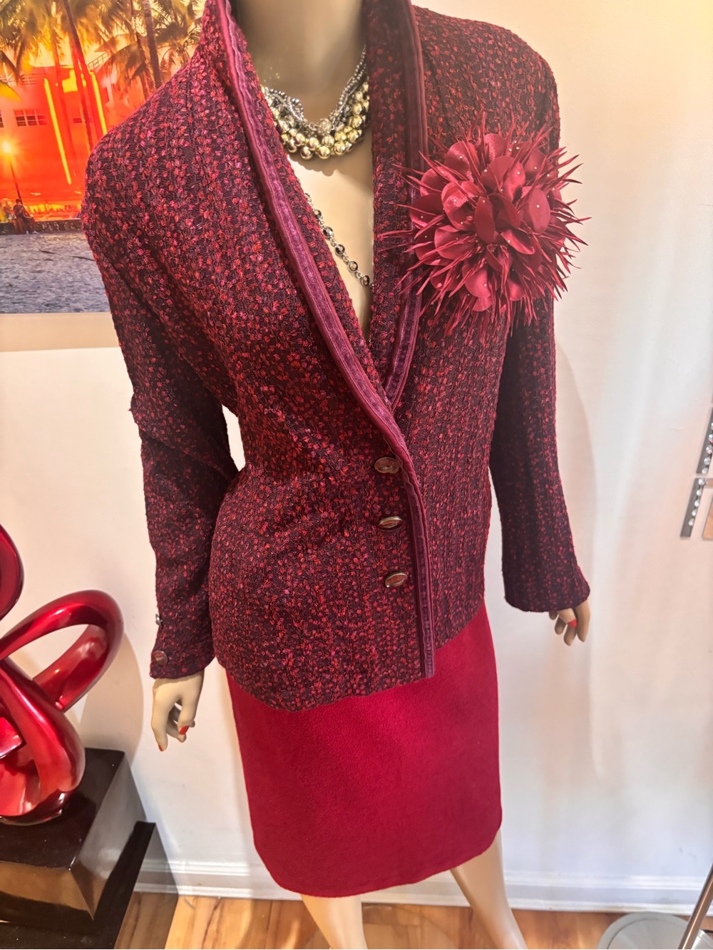 St. John Burgundy wine re Red Tweed multi skirt suit with Velvet Trim size 10 M
